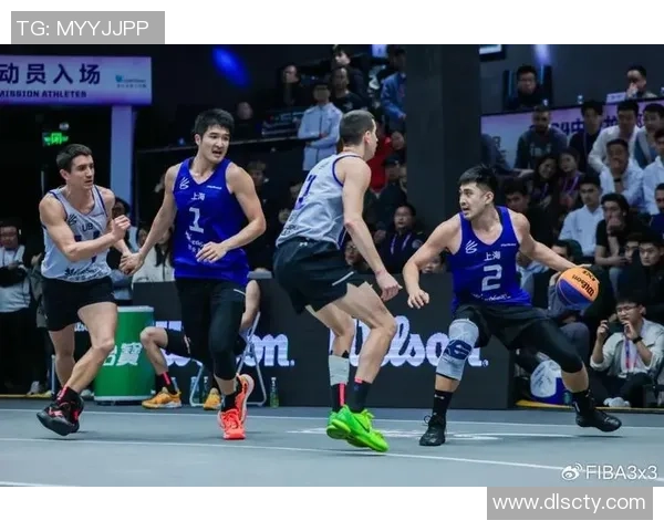 赛后分析：上海篮球队与北京篮球队的团队协作表现及其影响因素探讨