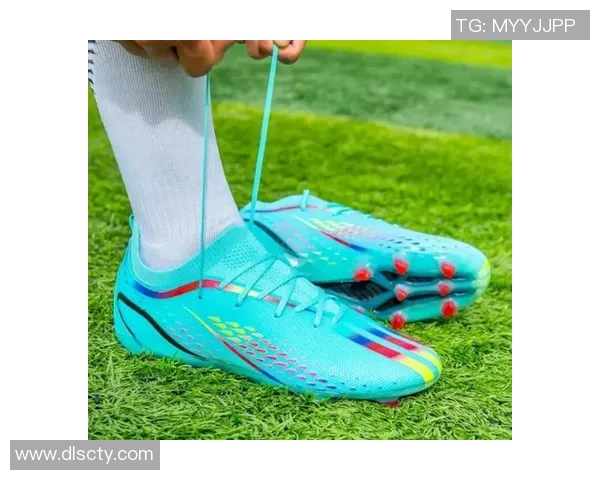 足球明星联名鞋款揭秘时尚与运动的完美结合 足球明星联名鞋款揭秘时尚与运动的完美结合